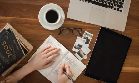 Choisir entre le portage salarial ou le freelance